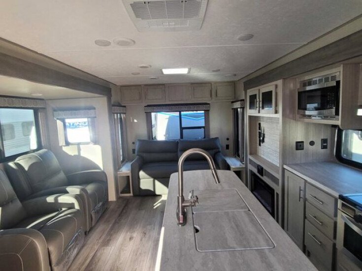 Thumbnail Photo undefined for New 2023 Coachmen Catalina